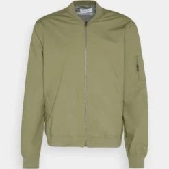 Pier One Bomberjacks - Olive -Pier One-Winkel 1069f58f5c1347e3bb0afc23d51fc3cf scaled