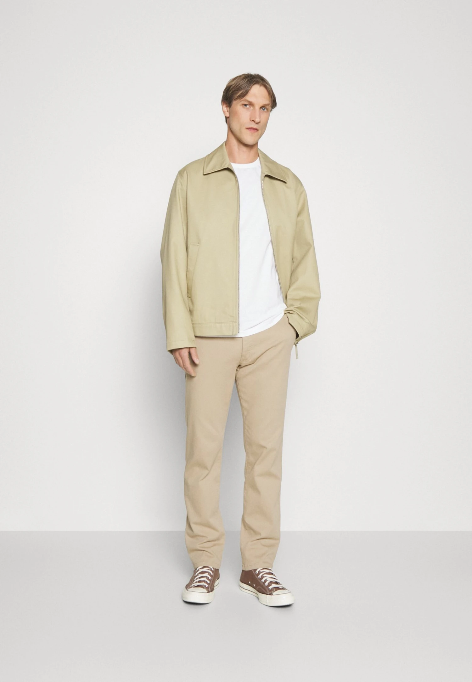 Longsleeve - White Pier One Longsleeve - White -Pier One-Winkel 1422f5da884446aea93336843f70622f scaled