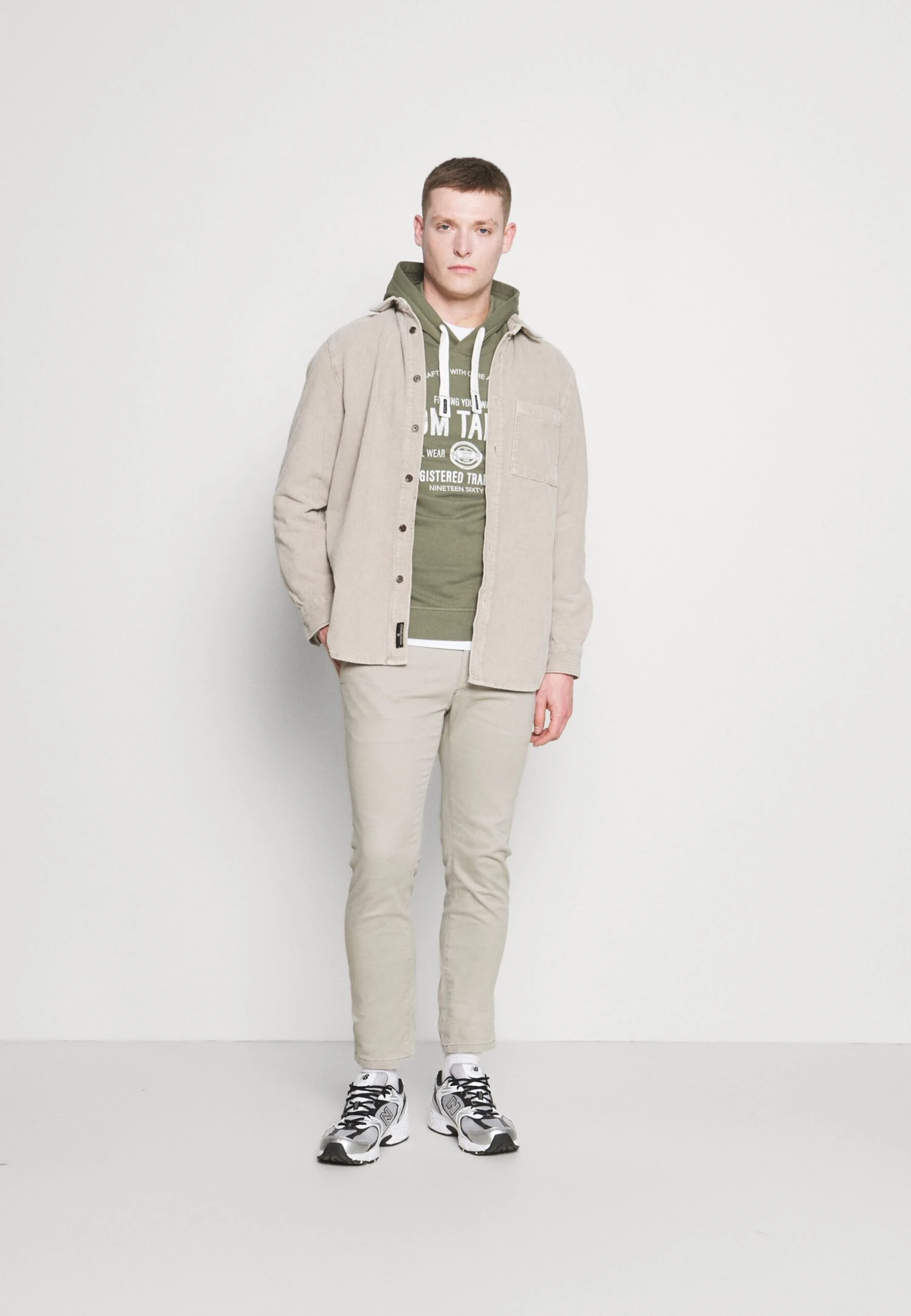 Chino - Taupe Pier One Chino - Taupe -Pier One-Winkel 18a5646e8cf347548f7da71e02ab669b scaled