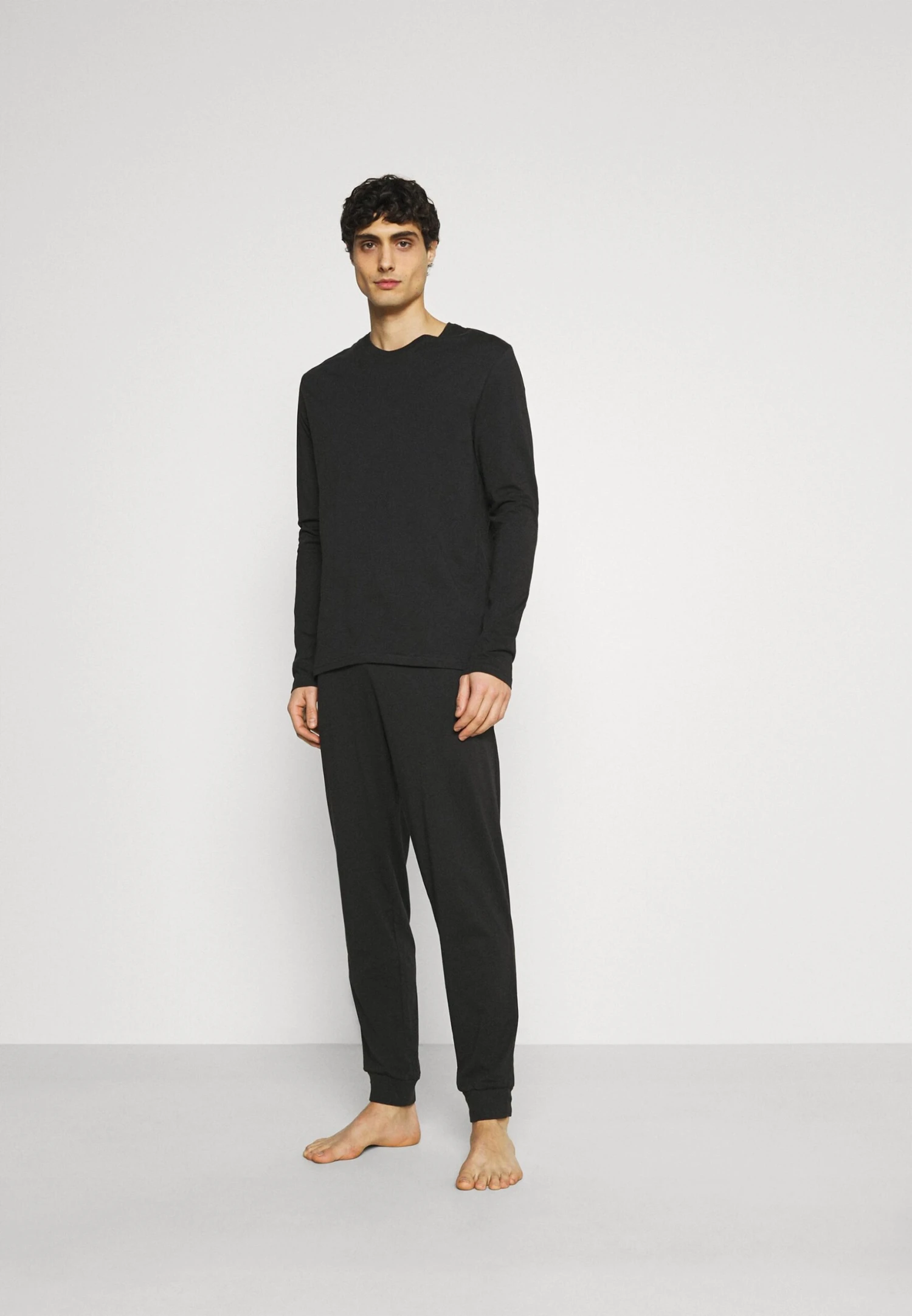 Pyjama - Black Pier One Pyjama - Black -Pier One-Winkel 1dcc3565a04b4ec1b2fda5221a610a51 scaled