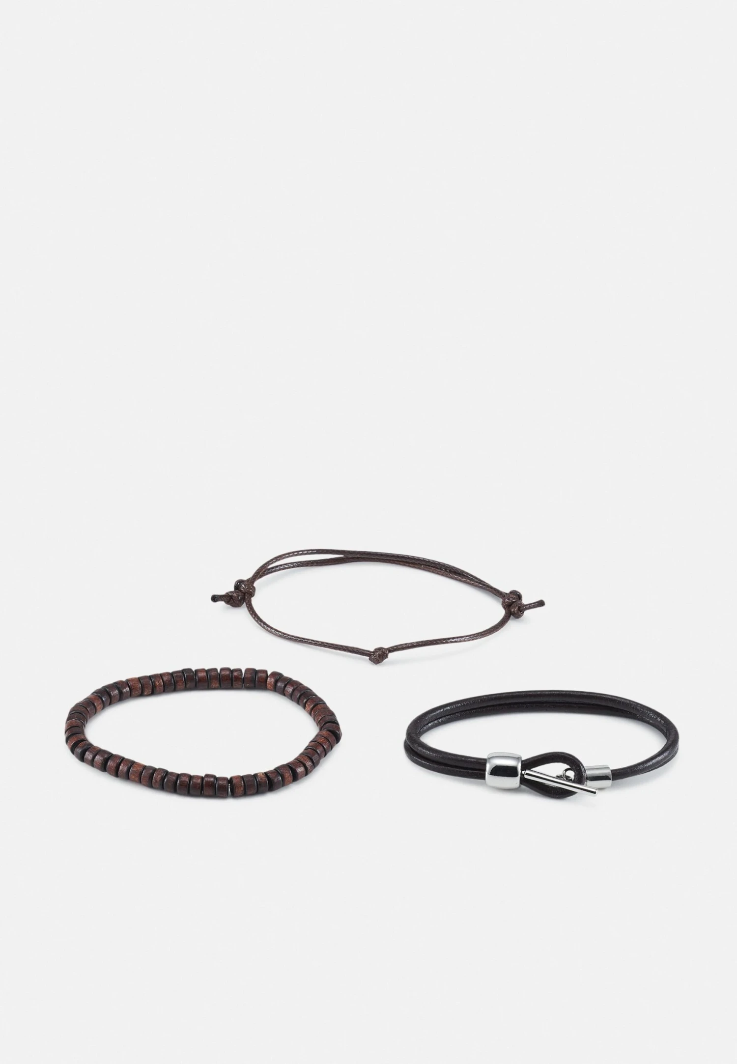 Set - Horloge - Cognac Pier One Set - Horloge - Cognac -Pier One-Winkel 21d1edcb13a5414c8034f7116539dae3 scaled