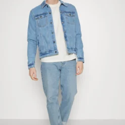 Pier One Spijkerjas -Blue 5 Pier One Spijkerjas -Blue -Pier One-Winkel 246a28a76fa244c2be683690e2bab7fc scaled