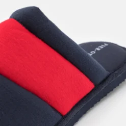 Pier One Unisex - Pantoffels - Dark Blue/Red -Pier One-Winkel 3873ff5ffc164a00938853720f513c10 scaled