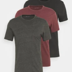 Pier One 3 Pack - T-Shirt Basic - Black/Mottled Dark Grey/Bordeaux -Pier One-Winkel 3a3d359b577841e6a576172d8b53126f scaled