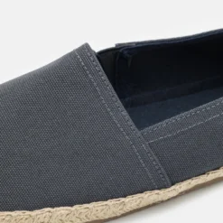 Pier One Unisex - Espadrilles - Dark Grey 7 Pier One Unisex - Espadrilles - Dark Grey -Pier One-Winkel 401b2a9b74114e80a73dde61f7ec34a5 scaled