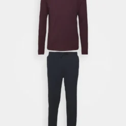 Pier One Pyjama -Dark Blue/Bordeaux -Pier One-Winkel 44d1a5d0e01745888ac1a74563e21776 scaled