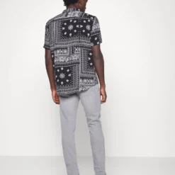 Pier One Unisex - Overhemd - Black -Pier One-Winkel 4d528065698a4543a942d215a36a0dab scaled