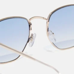 Pier One Unisex - Zonnebril - Light Blue 3 Pier One Unisex - Zonnebril - Light Blue -Pier One-Winkel 5579151b1f8843b1ac6ca84bcea681e0 scaled