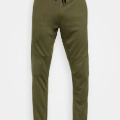 Pier One Trainingsbroek - Olive 5 Pier One Trainingsbroek - Olive -Pier One-Winkel 55821100547b4e9a91c24c5c31459f9b scaled