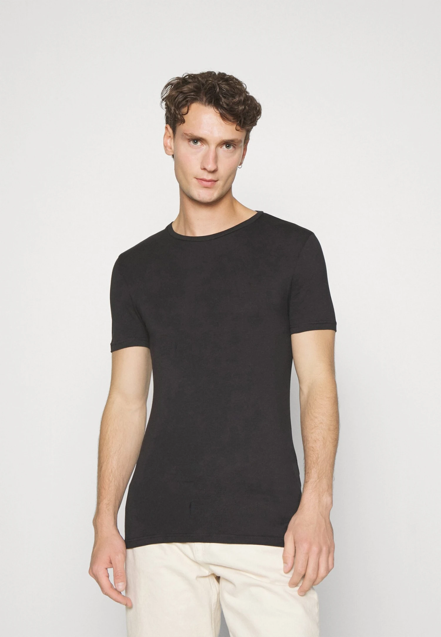 3 Pack Muscle Fit- T-Shirt Basic - Black Pier One 3 Pack Muscle Fit- T-Shirt Basic - Black -Pier One-Winkel 5ba4f53aaefc4a51b21ae71de5f7be4a scaled