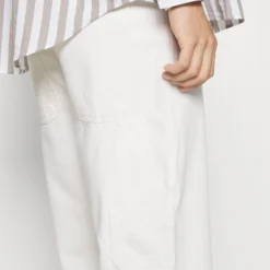 Pier One Carpenter Colored Twill- Straight Leg Jeans - Off-White -Pier One-Winkel 72381b5c0ea4476da8022189e3b24b31 scaled