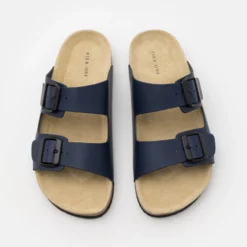 Pier One Unisex - Pantoffels - Dark Blue 5 Pier One Unisex - Pantoffels - Dark Blue -Pier One-Winkel 7517350c93884b4a91dfc070216fbf29 scaled