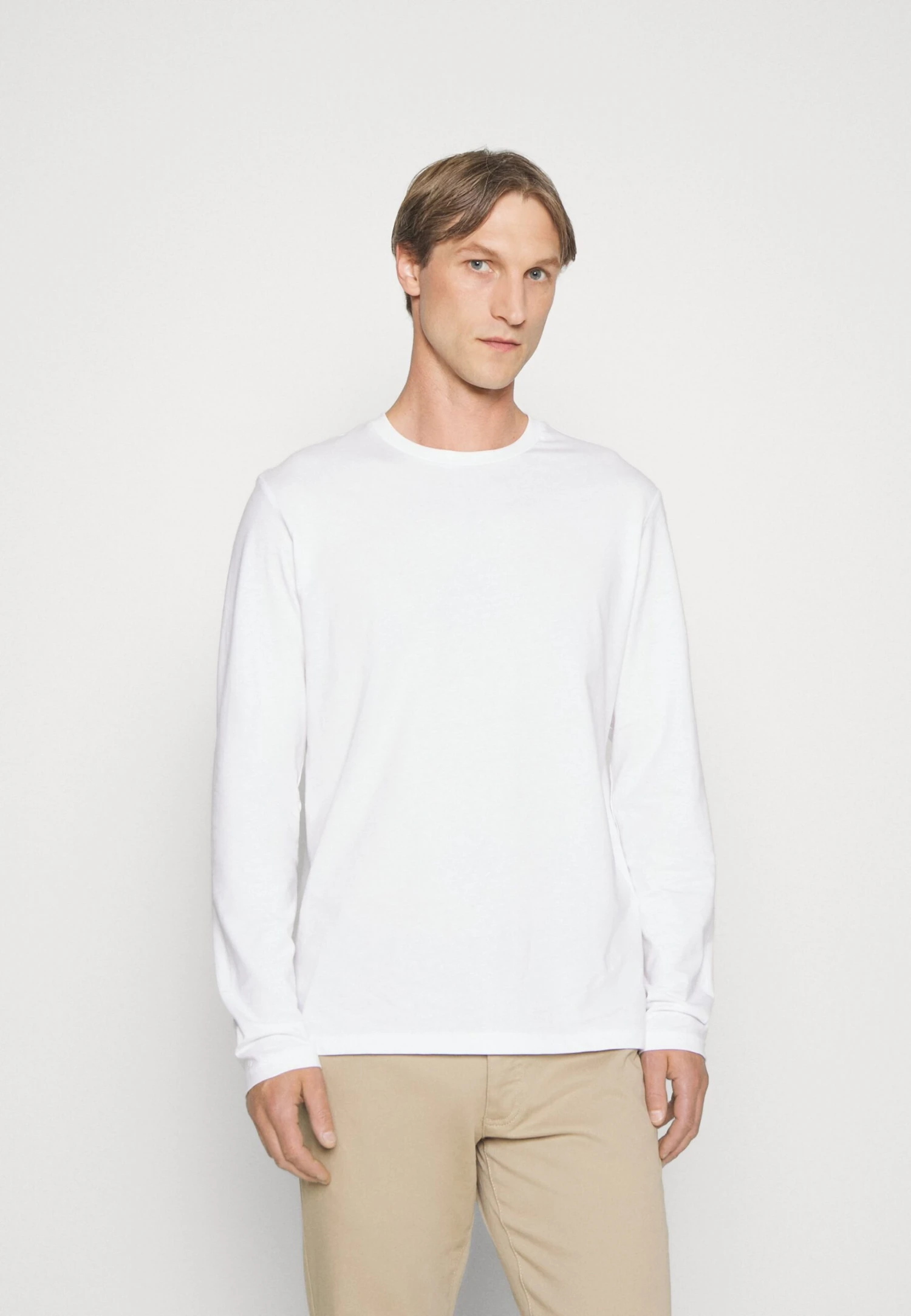 Longsleeve - White Pier One Longsleeve - White -Pier One-Winkel 7ff01bf01344404f800ec3e58dc6a7cf scaled
