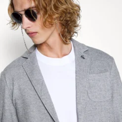 Pier One Blazer - Grey 5 Pier One Blazer - Grey -Pier One-Winkel 83e19095fb724999a839e4fd005da0fb scaled