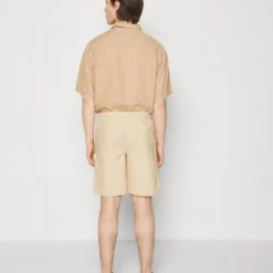 Pier One Shorts - Off-White -Pier One-Winkel 84dd95fba9fe47fcba19d5a35c52f56d scaled