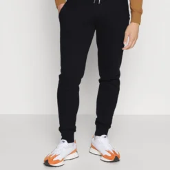 Pier One 2 Pack - Trainingsbroek - Dark Brown/Black 5 Pier One 2 Pack - Trainingsbroek - Dark Brown/Black -Pier One-Winkel 8a85758169cb41a59e915ed69dc898aa scaled