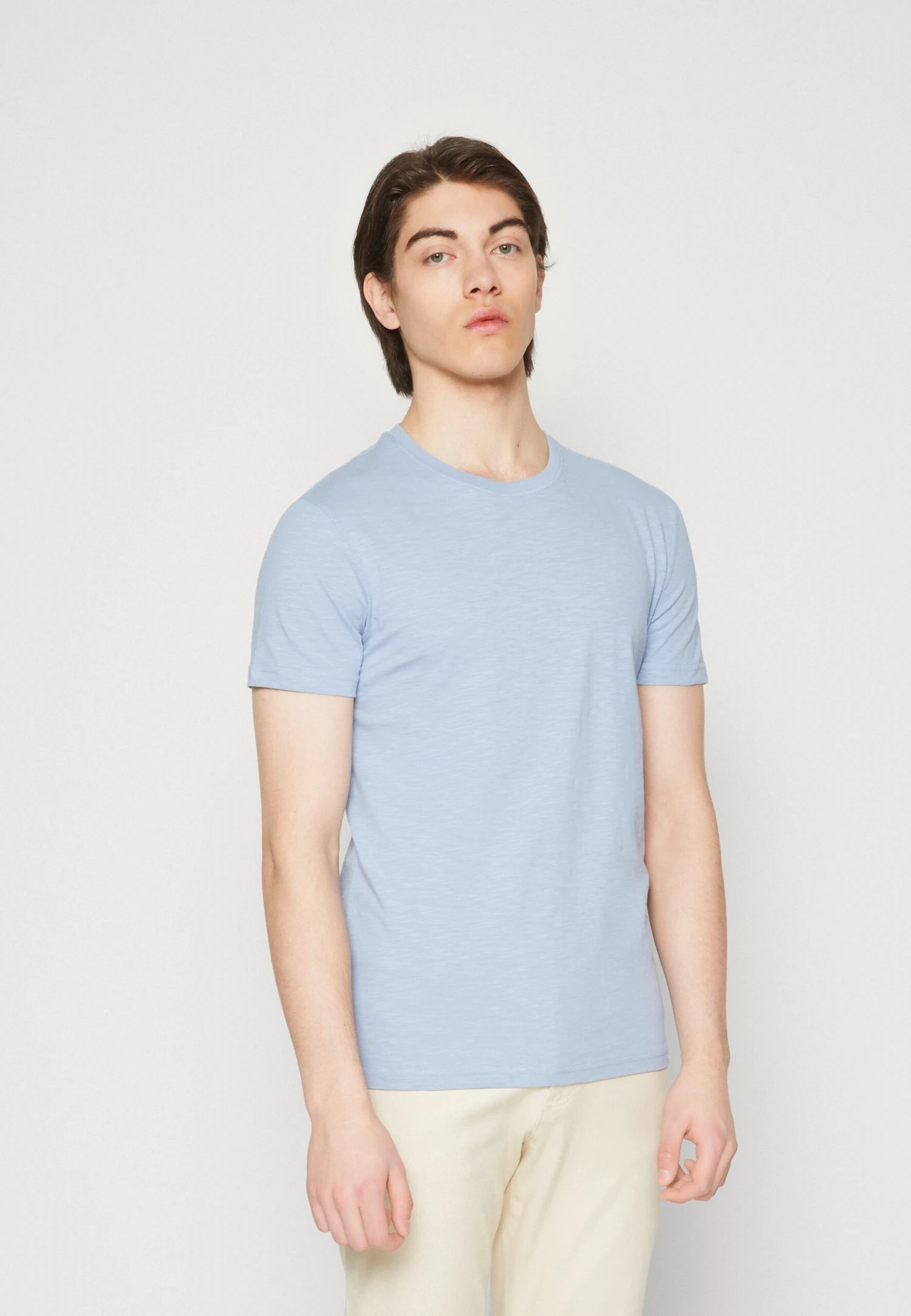 5 Pack - T-Shirt Basic - Black/Light Blue/Khaki/Mint/Beige Pier One 5 Pack - T-Shirt Basic - Black/Light Blue/Khaki/Mint/Beige -Pier One-Winkel 8c49d9ad5dfa45daae3da177619dd20c scaled