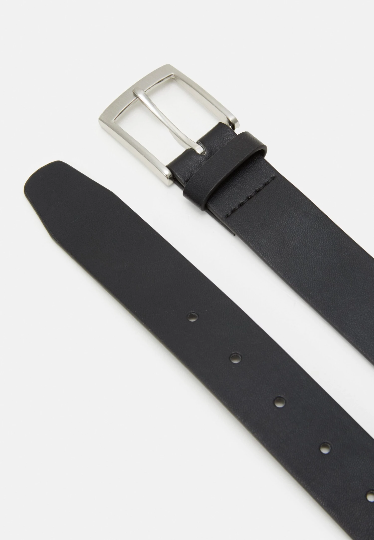 Riem - Black Pier One Riem - Black -Pier One-Winkel 935115ed2d9940f59ca5fb8ef4215ef2 scaled