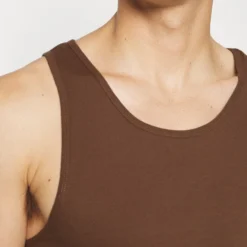 Pier One 3Pck Skin Tone Rib Vest- Hemd - Brown 6 Pier One 3Pck Skin Tone Rib Vest- Hemd - Brown -Pier One-Winkel 9f31fc2f68bd4a4785af045b430b1d83 scaled