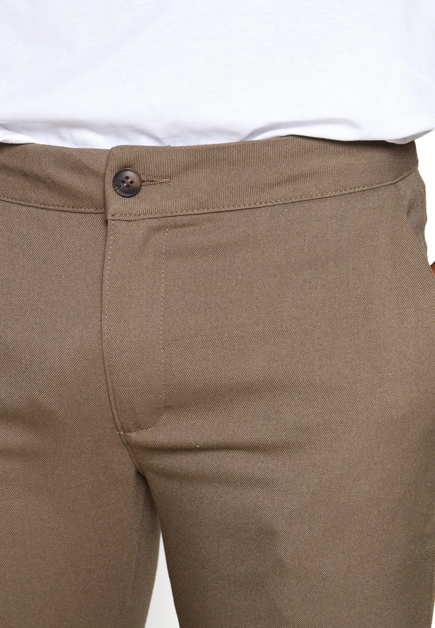 Chino - Brown Pier One Chino - Brown -Pier One-Winkel a0c2988fa8dc48c6a707841e5292906e scaled