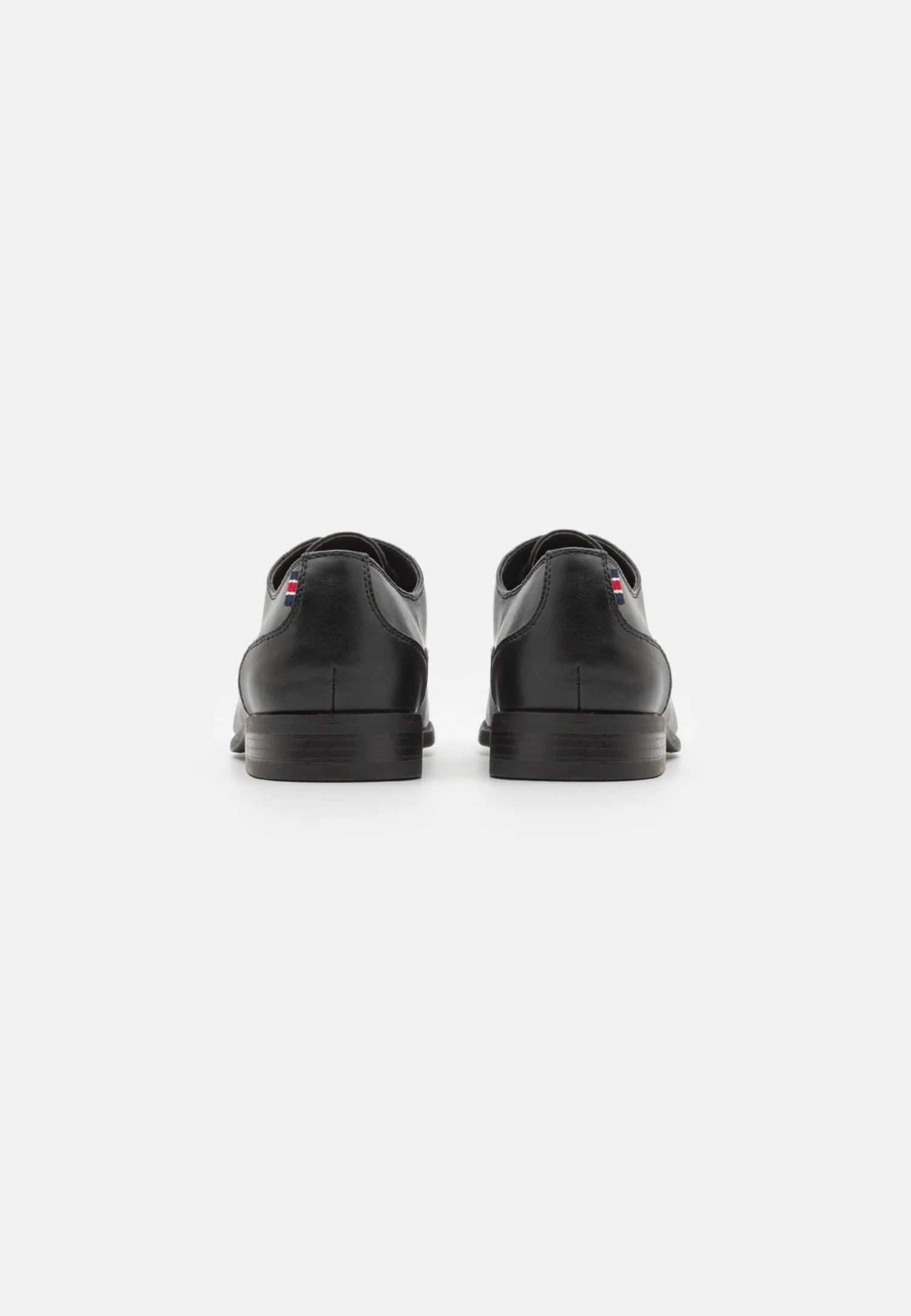 Unisex - Sportieve Veterschoenen - Black Pier One Unisex - Sportieve Veterschoenen - Black -Pier One-Winkel a124d672b6ac4c629922d686c22cad66 scaled