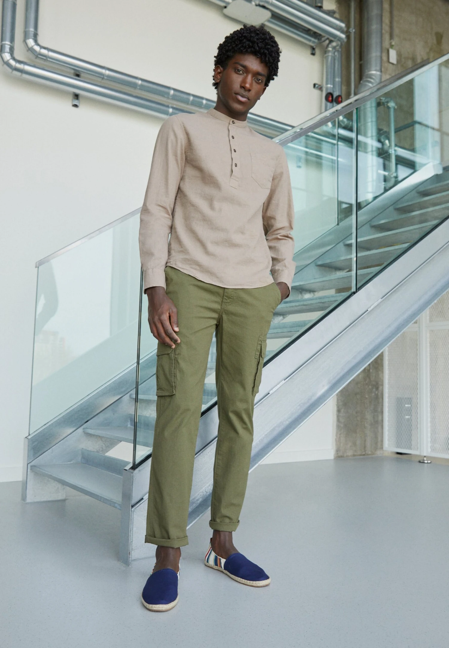 Cargobroek -Olive Pier One Cargobroek -Olive -Pier One-Winkel a1a0b0a7162c44d2840d80deeb6a103e scaled