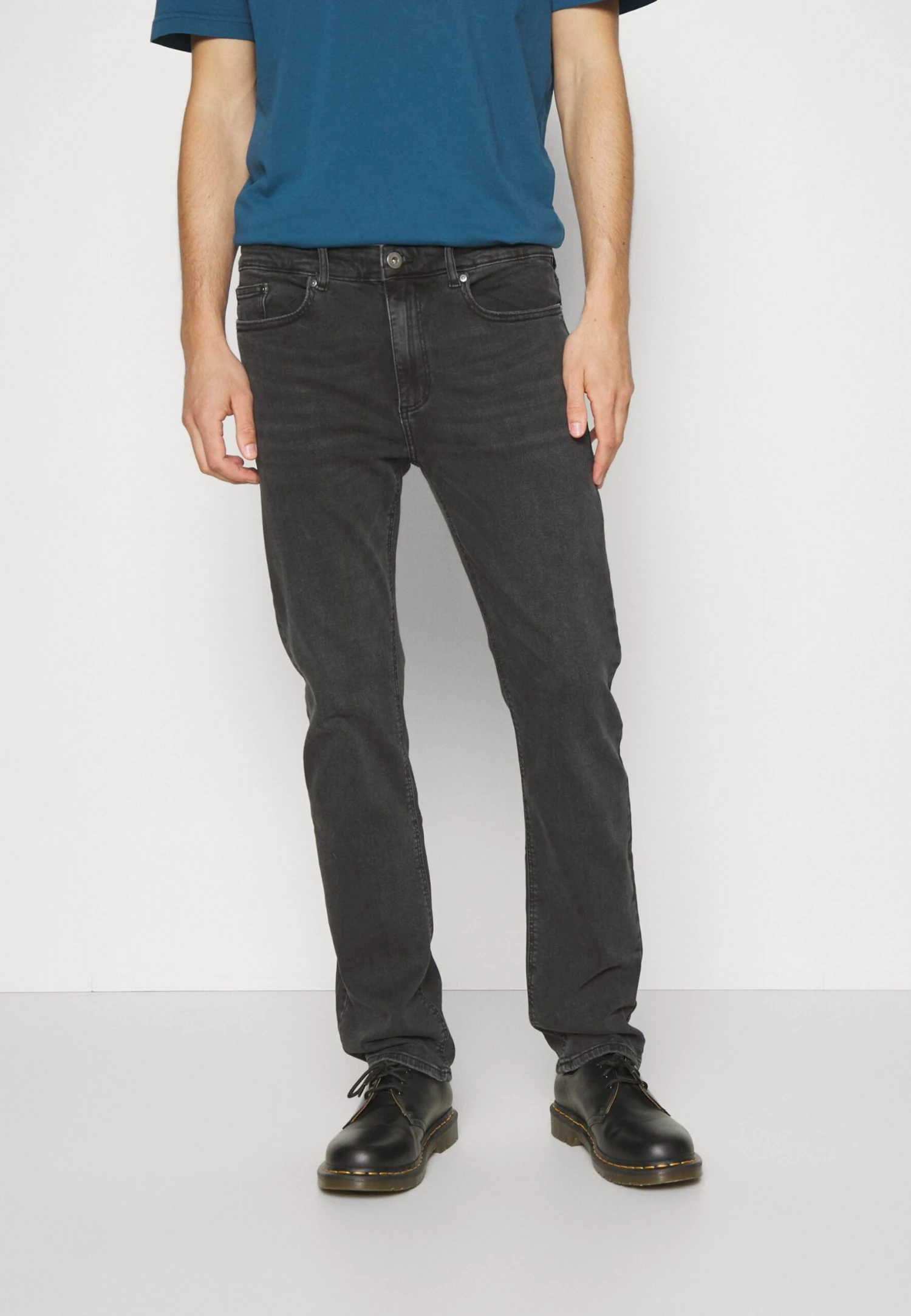 Straight Leg Jeans - Black Pier One Straight Leg Jeans - Black -Pier One-Winkel ab8ab22498c1472ca485f5b2aa44974a scaled