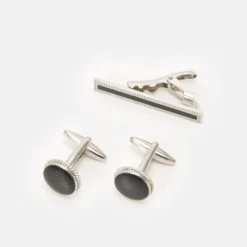 Pier One Set - Pochet - Black/Silver-Coloured 5 Pier One Set - Pochet - Black/Silver-Coloured -Pier One-Winkel af718bb6ea53446385ba8c5b356de5e5 scaled