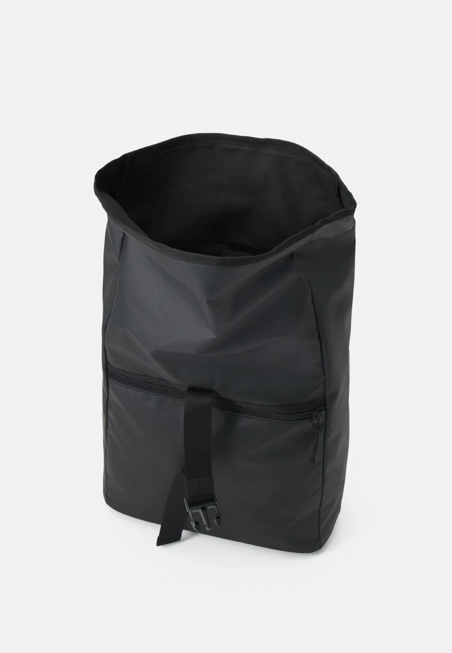 Tarpaulin Water Repellent Unisex - Rugzak - Black Pier One Tarpaulin Water Repellent Unisex - Rugzak - Black -Pier One-Winkel b496b4c13f874365838f471496f42273 scaled