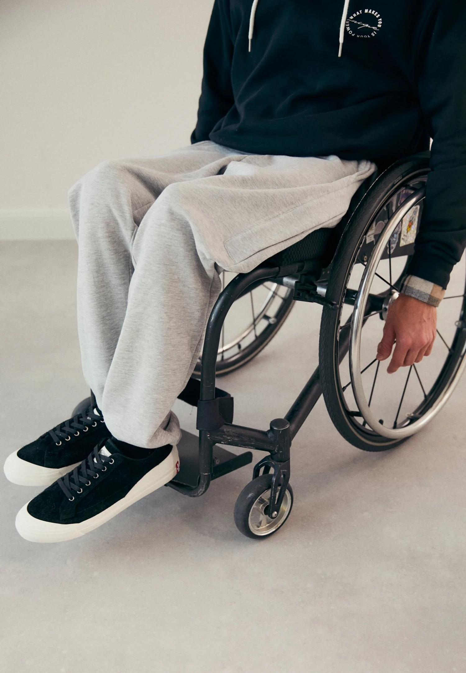 Trainingsbroek - Mottled Light Grey Pier One Trainingsbroek - Mottled Light Grey -Pier One-Winkel b6e7ba4fa41c4f01863a7b11b7d4245a scaled