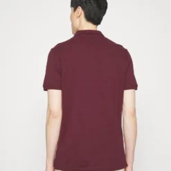 Pier One Basic - Poloshirt - Bordeaux 4 Pier One Basic - Poloshirt - Bordeaux -Pier One-Winkel bab9cb042edf4247a1d3987725ca8438 scaled