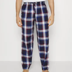 Pier One 2 Pack - Pyjamabroek - 503 - Dark Blue_302 - Red -Pier One-Winkel c4deb935b78b419f85d4482f92853b6e scaled