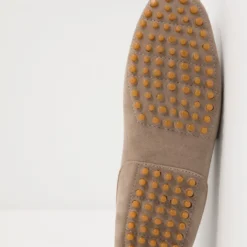 Pier One Unisex - Mocassins - Taupe 6 Pier One Unisex - Mocassins - Taupe -Pier One-Winkel c5f4c97fe8f2408ba40fa709d094740e scaled