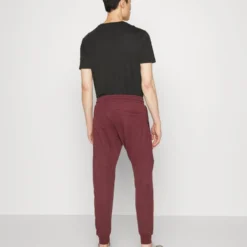 Pier One Trainingsbroek - Bordeaux -Pier One-Winkel e08d9e55adef4896bd03487fd599f013 scaled