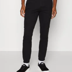 Pier One 2 Pack - Cargobroek - Olive/Black -Pier One-Winkel e0bf2536d5a04652937019f4273abb8d scaled