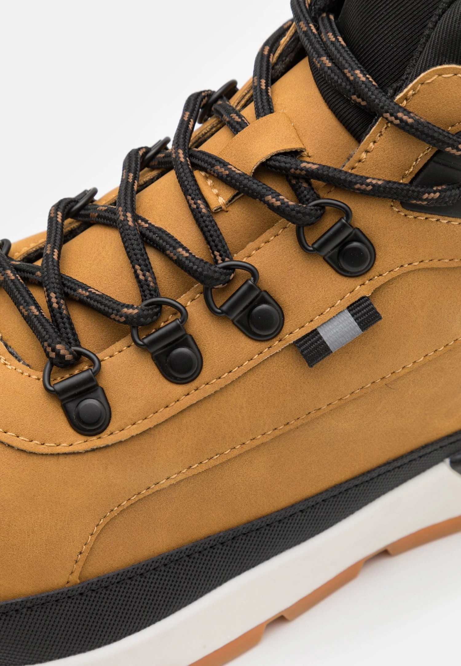 Sneakers Hoog - Black Pier One Sneakers Hoog - Black -Pier One-Winkel e5fb75e29df14672a9b13321251814ea scaled