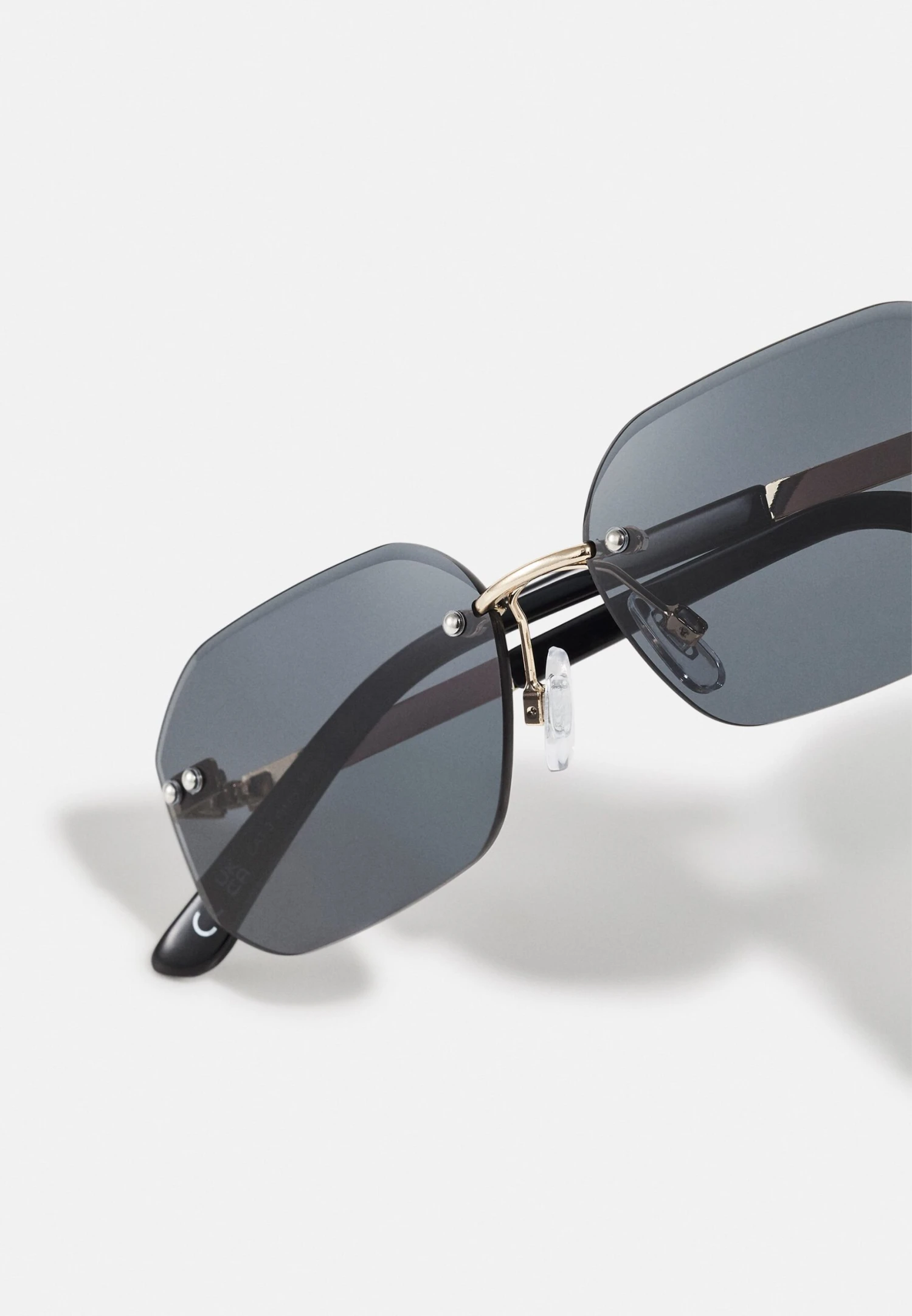 Unisex - Zonnebril - Black Pier One Unisex - Zonnebril - Black -Pier One-Winkel ec1440da36d84c4cab411fe4e36066e2 scaled