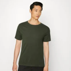 Pier One 7 Pack - T-Shirt Basic - Black/Dark Blue/Dark Green 6 Pier One 7 Pack - T-Shirt Basic - Black/Dark Blue/Dark Green -Pier One-Winkel f813e743b35a434896682ecea426a1cd scaled