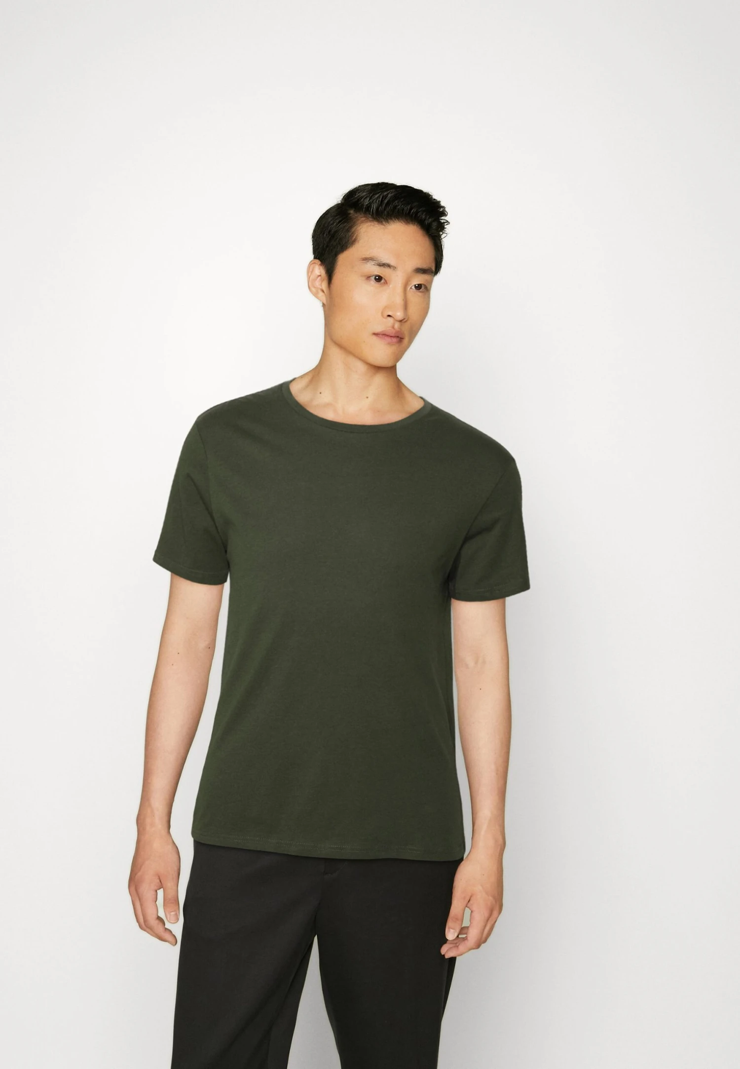7 Pack - T-Shirt Basic - Black/Dark Blue/Dark Green Pier One 7 Pack - T-Shirt Basic - Black/Dark Blue/Dark Green -Pier One-Winkel f813e743b35a434896682ecea426a1cd scaled