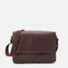 Pier One Leather Unisex - Laptoptas - Brown -Pier One-Winkel f8c9e0939b9441c299acc7f07d92ce52