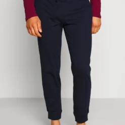 Pier One 2 Pack - Pyjamabroek - Dark Blue/Bordeaux -Pier One-Winkel fe08152c51c849aaa4467e374f9208b7 scaled